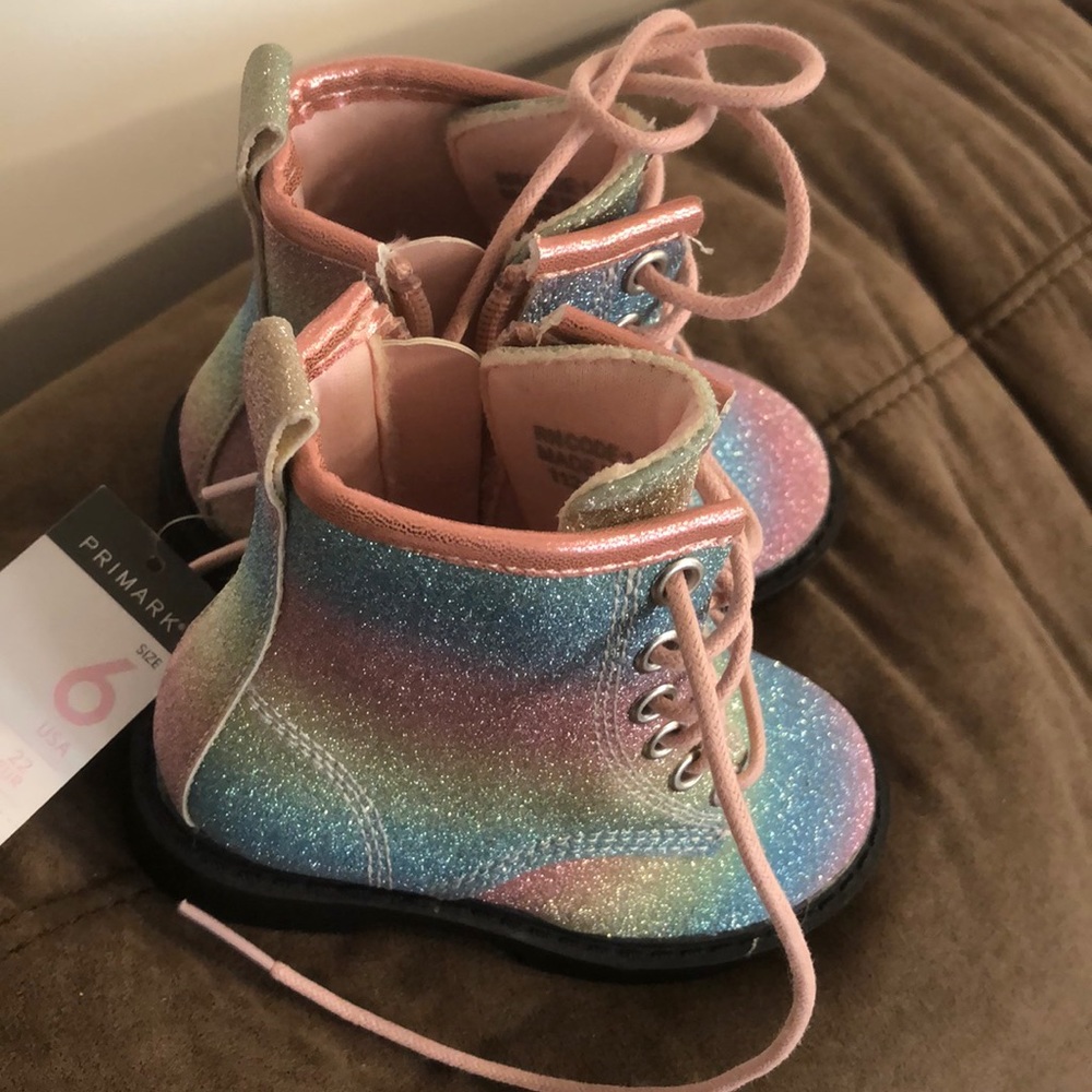 Toddler glitter boots size 6